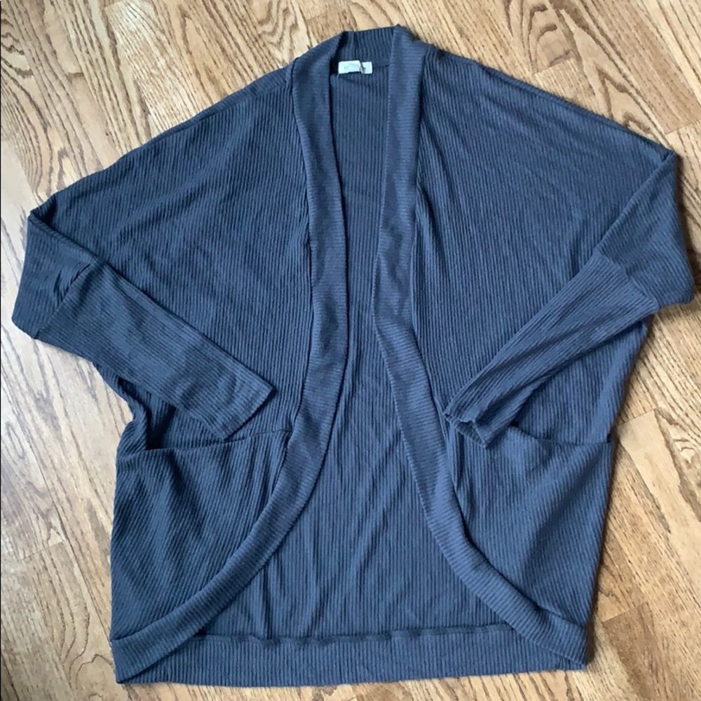 UO grey cardigan